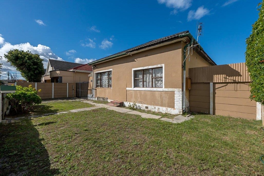 2 Bedroom Property for Sale in Lansdowne Western Cape